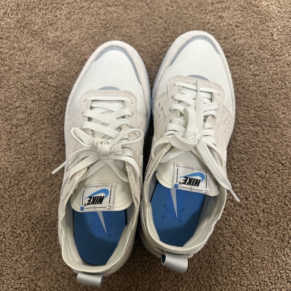 Nike Men's White and Light Blue Athletic Shoes